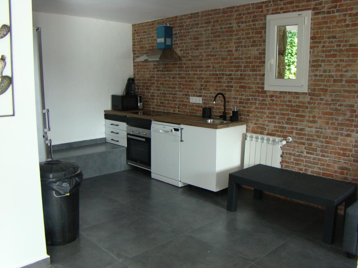 Con Piscina Y Bbq 10 Personas Holiday home